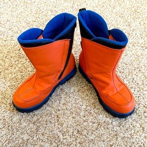 Lands’End children snow boots.